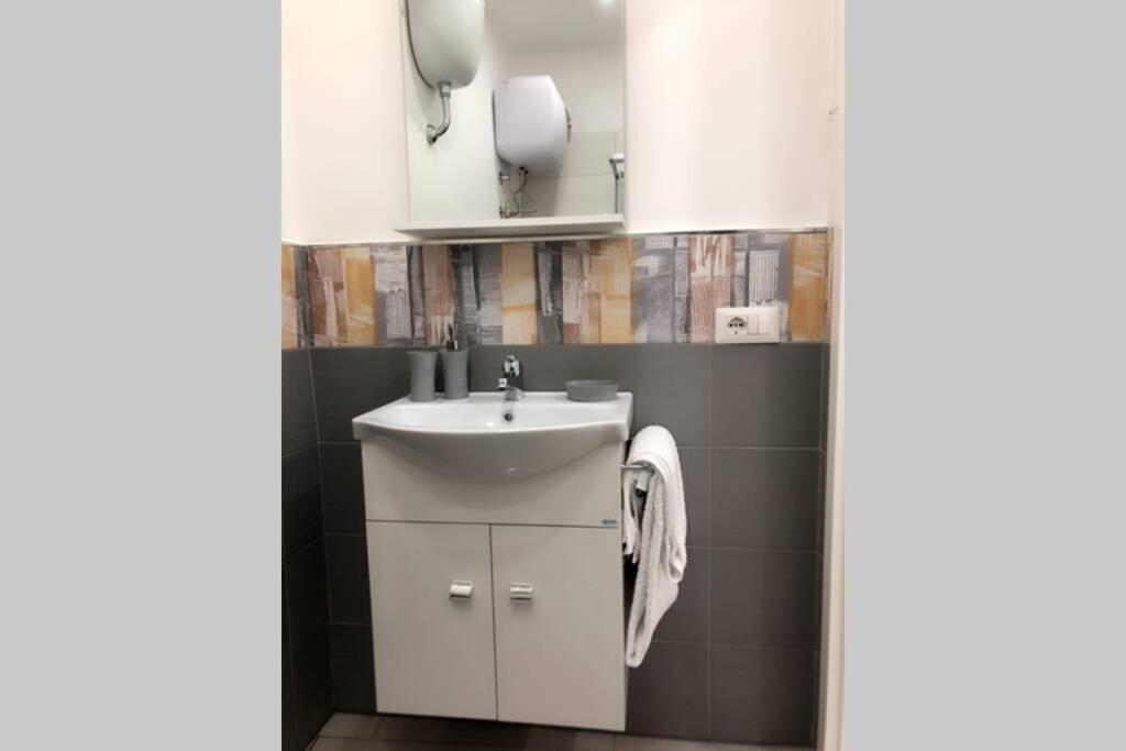 Mini-House Museo Apartment Наполи Екстериор снимка